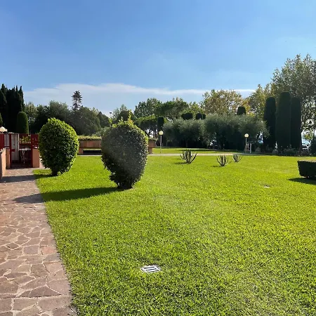 Splendid View A Few Steps From The Castle Sirmione