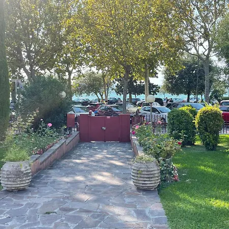 Splendid View A Few Steps From The Castle * Sirmione